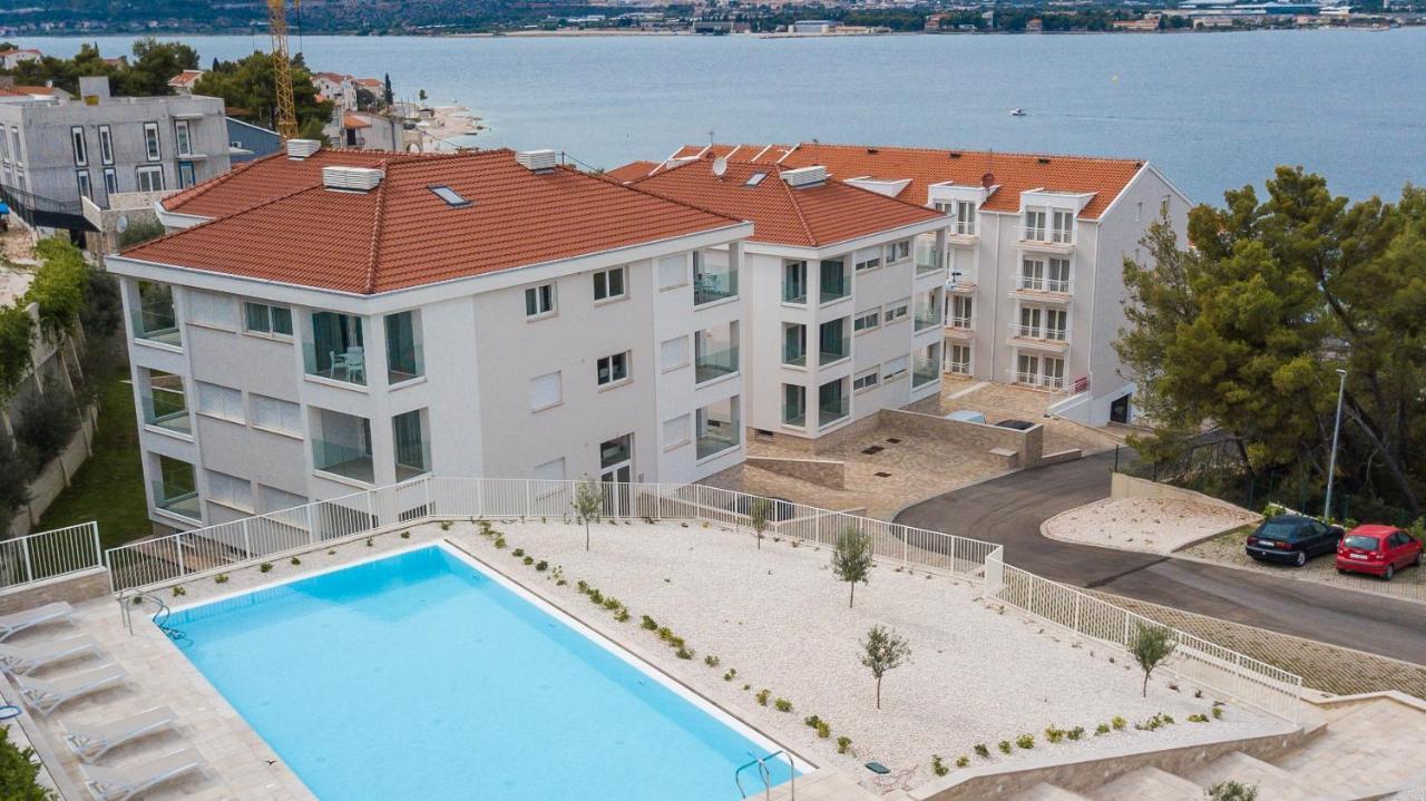 Malo More Resort Arbanija Extérieur photo