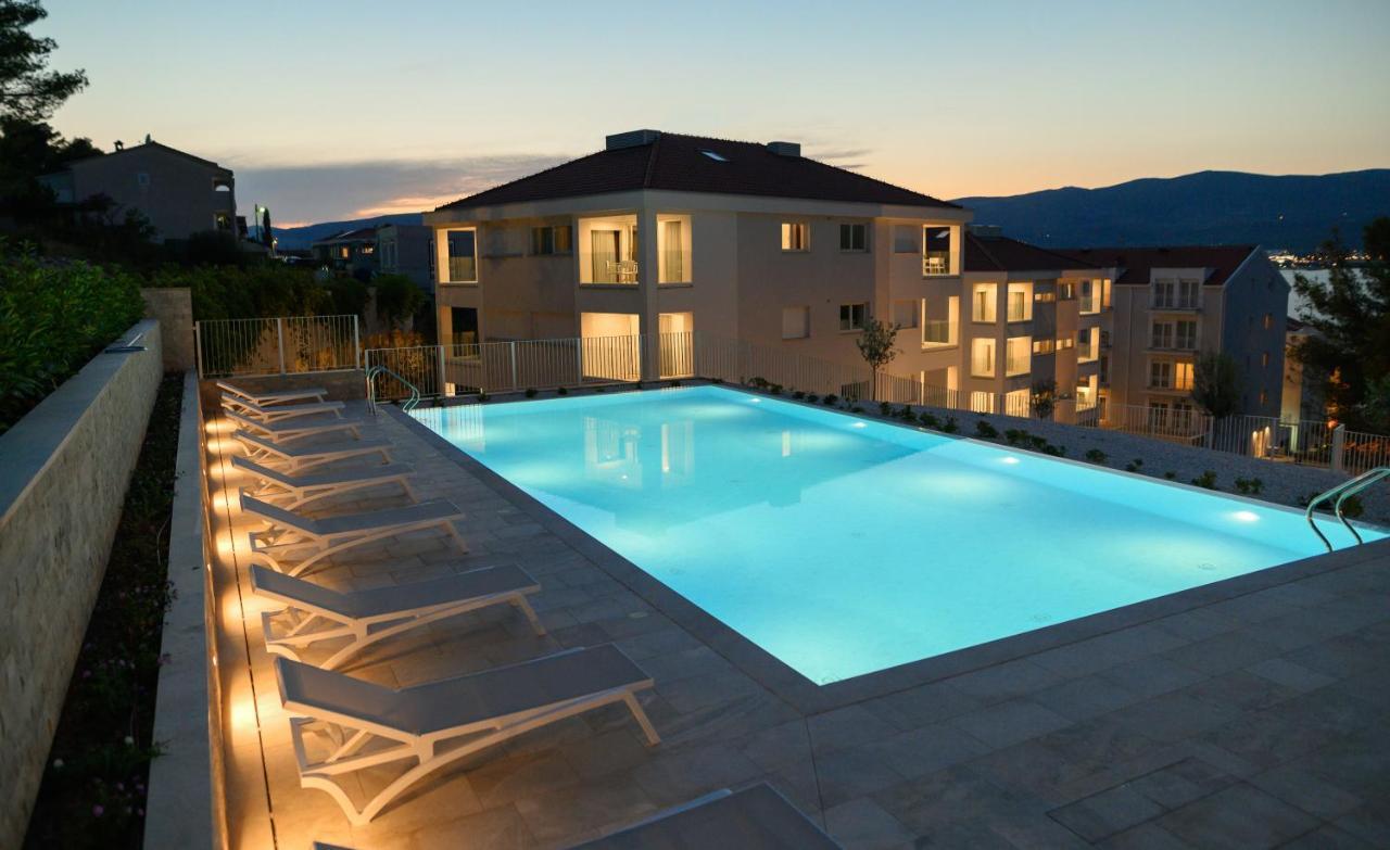 Malo More Resort Arbanija Extérieur photo
